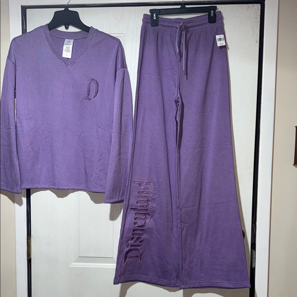 Disney Pants - Disneyland Resort Lavender Lounge Set NWT